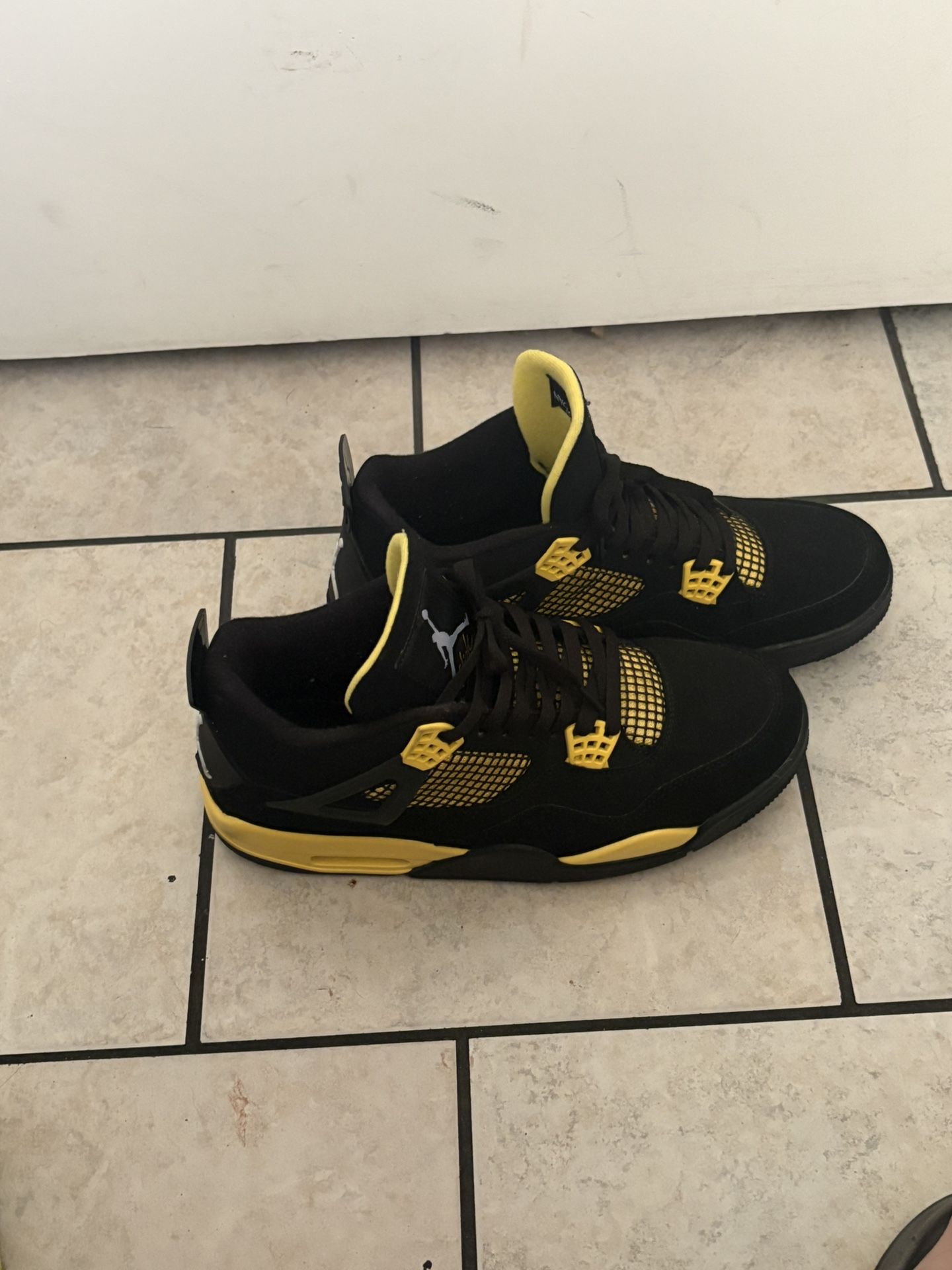 Jordan 4 Thunder Size 10