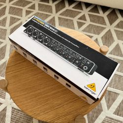 Behringer UMC404HD USB Audio Interface LIKE NEW