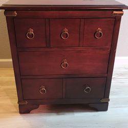Chest of drawers