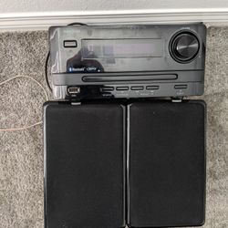 Insignia Bluetooth Stereo/CD Player