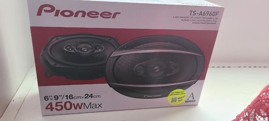 Pioneer!! Brand new speakers!! 450 watt 6*9 speakers