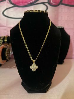 Clover necklace