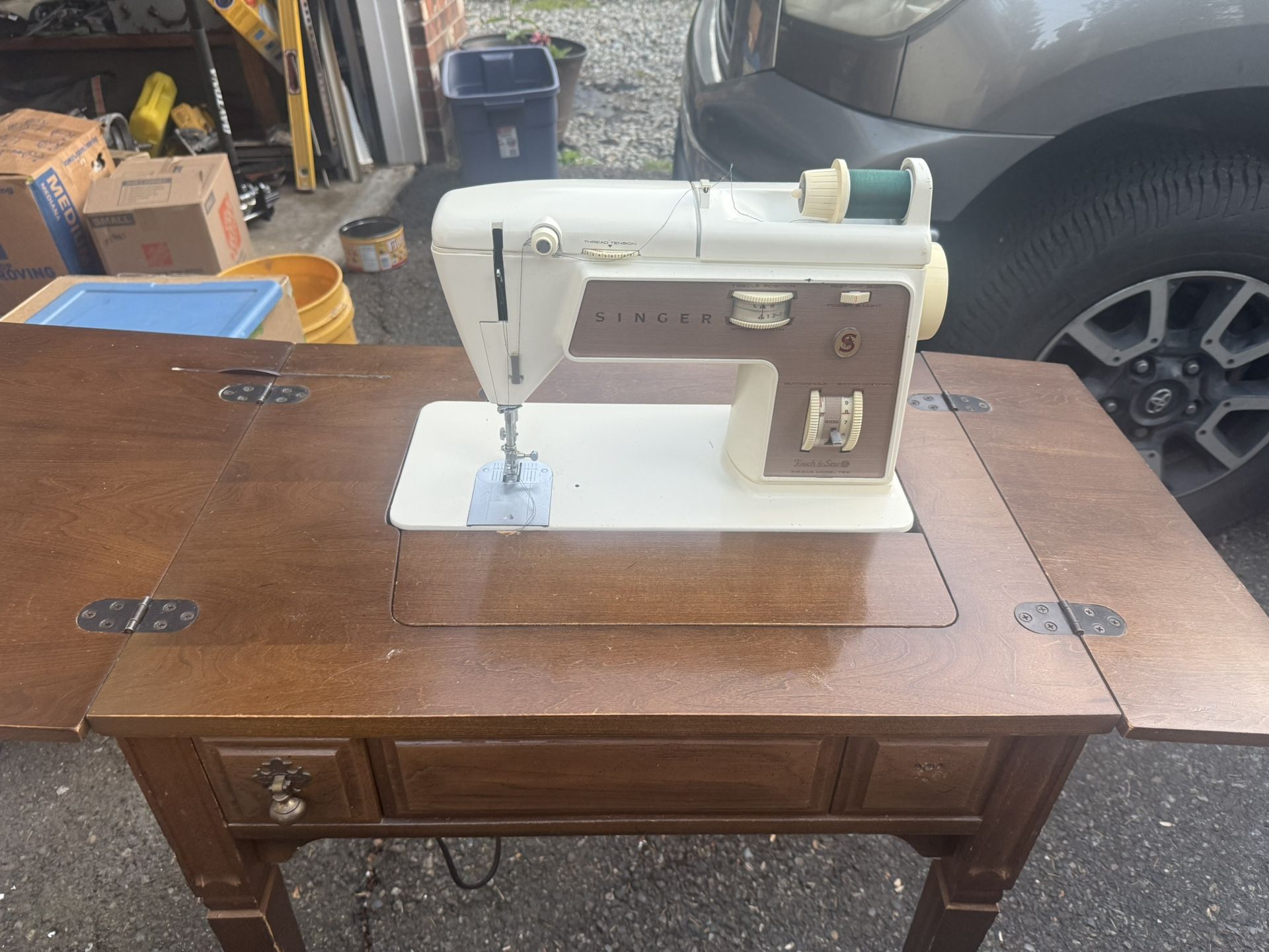 Sewing Machine Singer