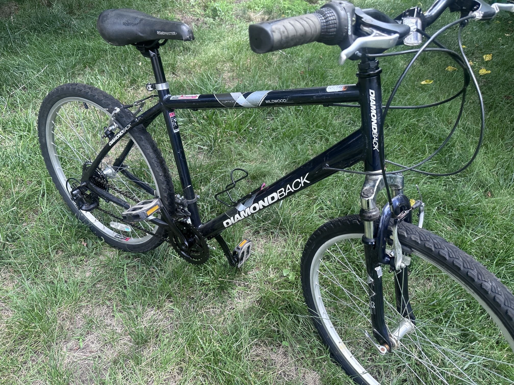 DIAMONDBACK large frame ROAD HYBRID BIKE 27” tires bicycle