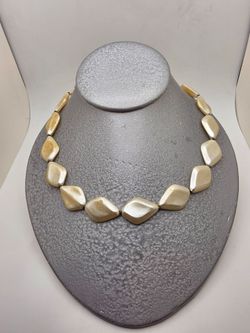 Cream Geometric Link Necklace