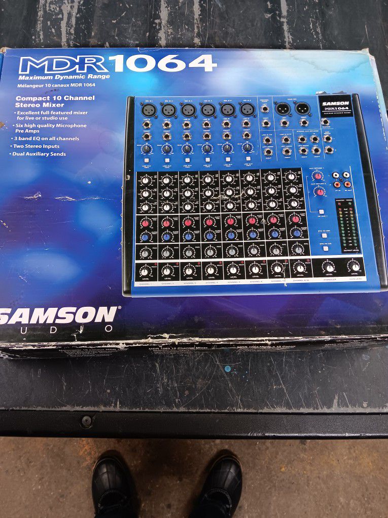 10 Channel Stereo Mixer
