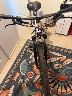 🚴‍♂️ Specialized Mountain Bike – Women’s