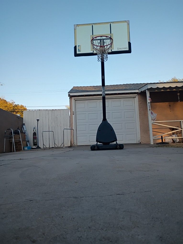 Basketball Hoop 