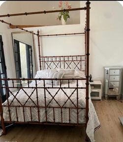 Metal bedframe