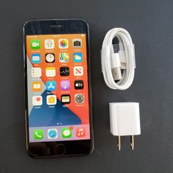 iPhone 7 - UNLOCKED - Like New 