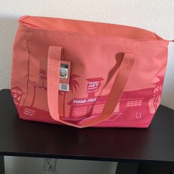 Trader Joe's Large Insulated Reusable Tote Bag 8 Gallon Peach Color 🍑