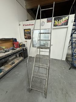Rolling Ladder