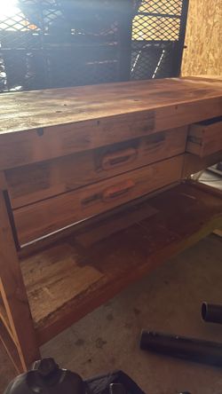 Desk for storing small tool