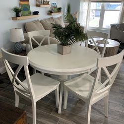 Round Table W/ 4 Chairs