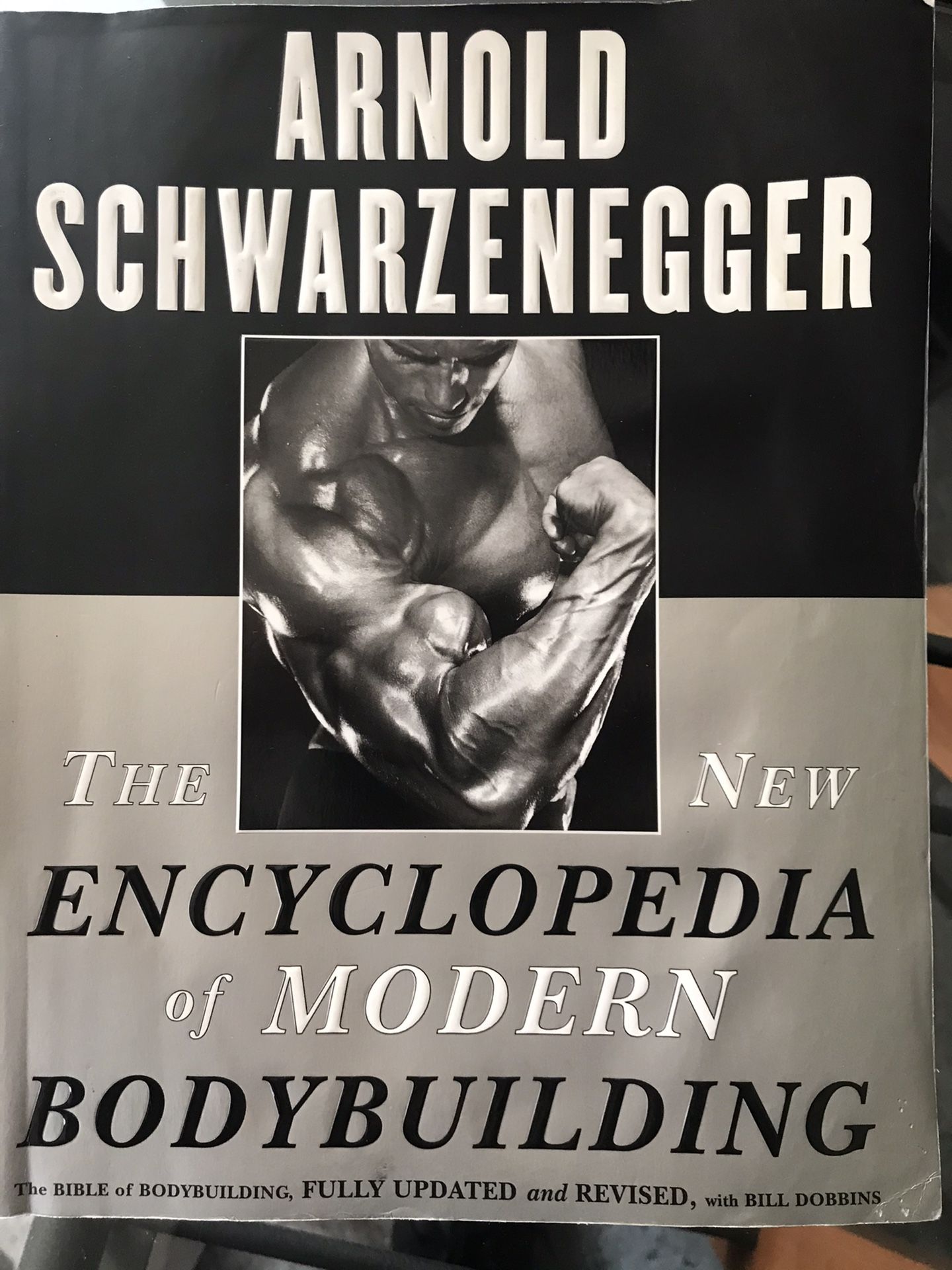 Arnold Schwarzenegger Encyclopedia of Modern Bodybuilding 800 Page Book