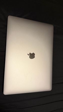 MacBook Pro 15" 2018 16GB i7 — No Charger