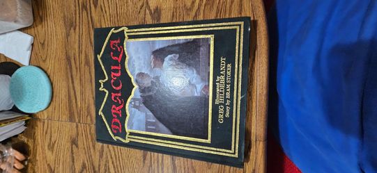 Dracula by Bram Stoker Illustrated by Greg Hildebrandt