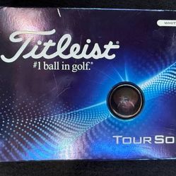NEW GOLF BALLS Titleist TourSoft Tour Soft White 12 balls 1 dozen
