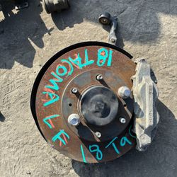 2018 Toyota Tacoma Left Front Spindle 