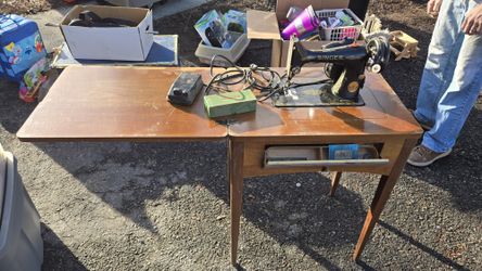 1946 Singer Sewing machine