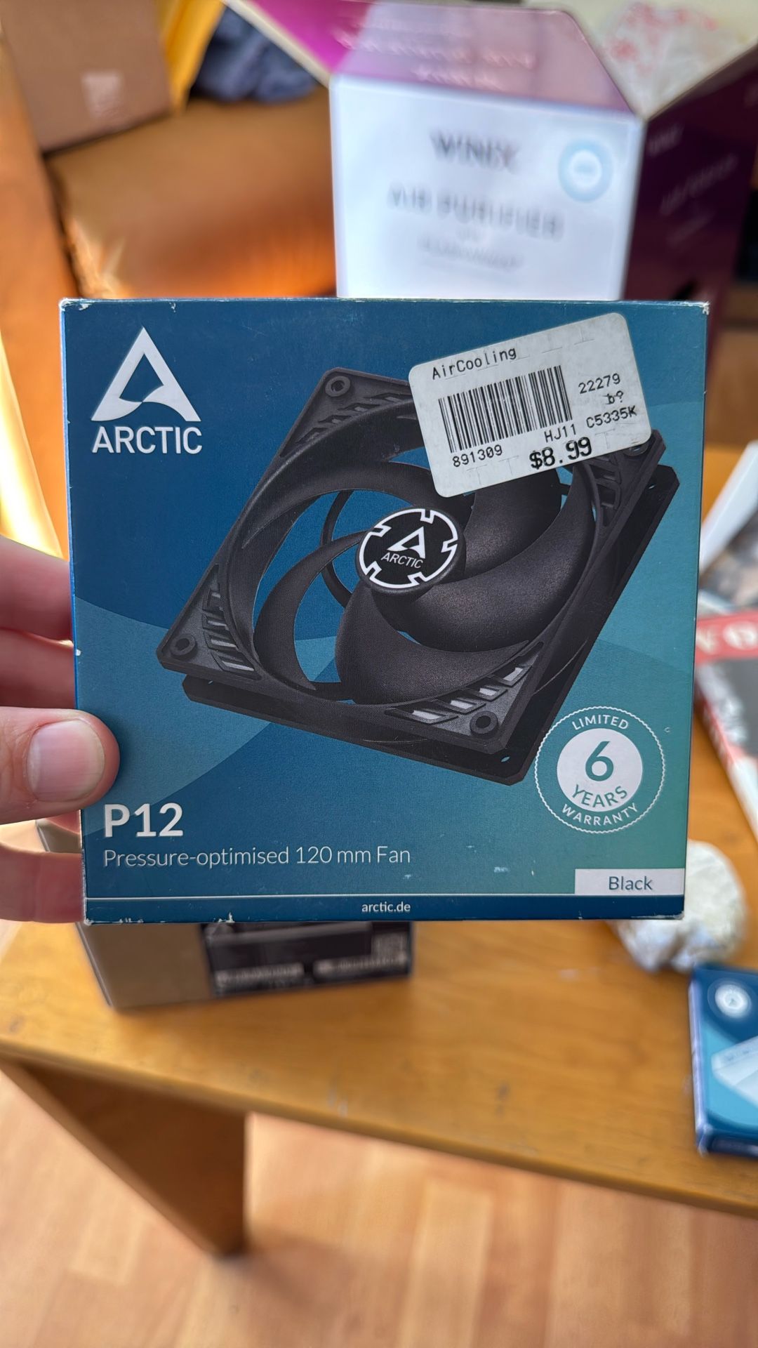 (6) Arctic P12 Black computer fans + hub