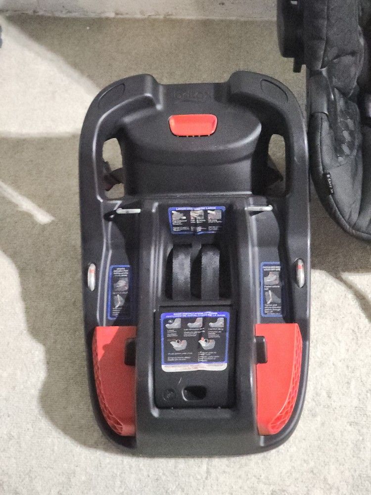 Britax Infant Car Seat – Excellent Condition – $80 (OBO)
