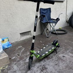 E90  Razor Kids E-scooter