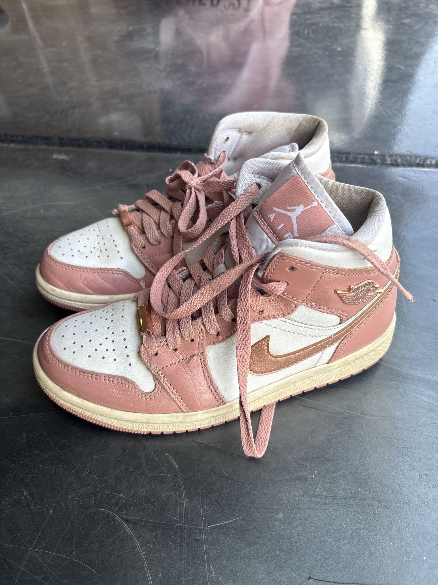 Air Jordan Mid Women's “Coral Chalk Desert Berry” – Size