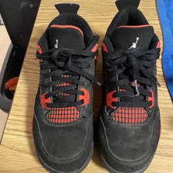jordan 4 size 2.5y 