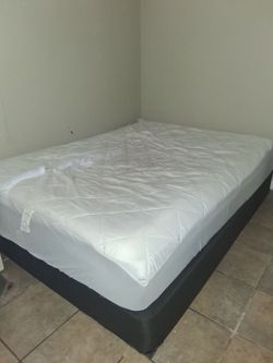 Queen size bed