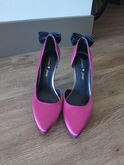 Unused hot pink high heel shoes size 9