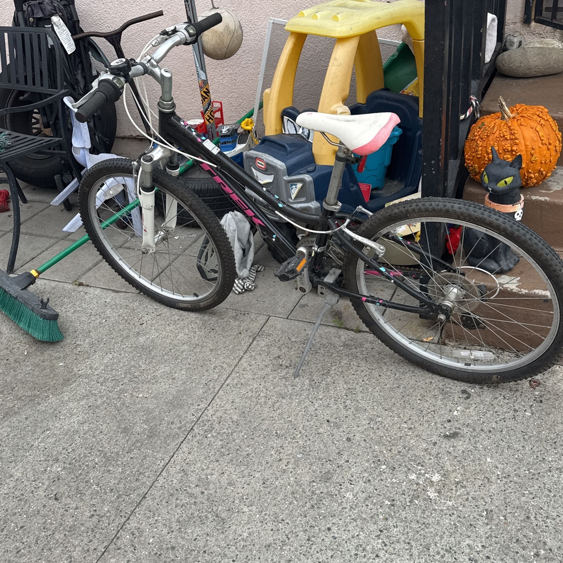 Lady’s Trek Bike