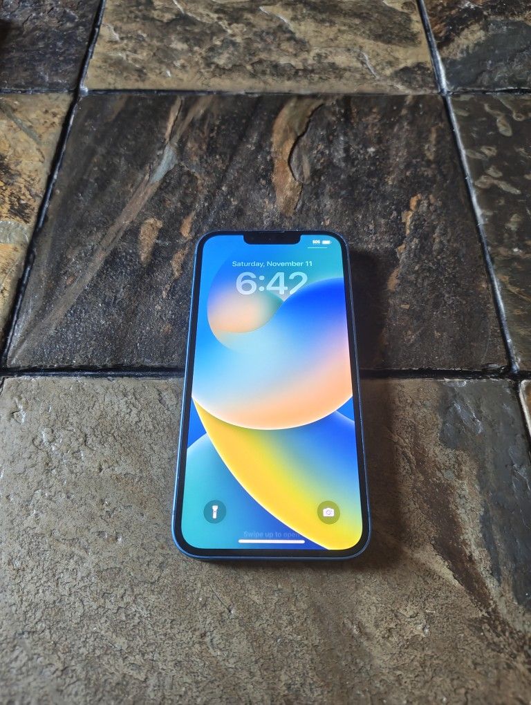 iPhone 13 256gb ( At&t/ Cricket ) Good Condition Refurbished