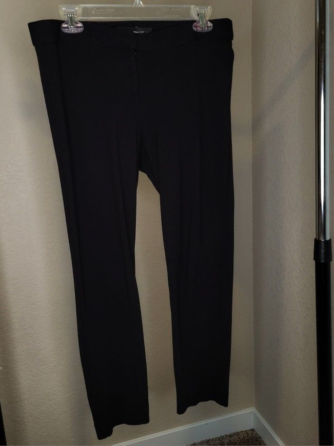 Amanda & Chelsea Women's Size 4 6 Black Slim Fit Slacks Dress Pants