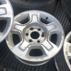 17inch 2007 Chevy 1500 Stock Wheels 