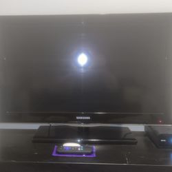 Samsung Smart TV (With Roku) 