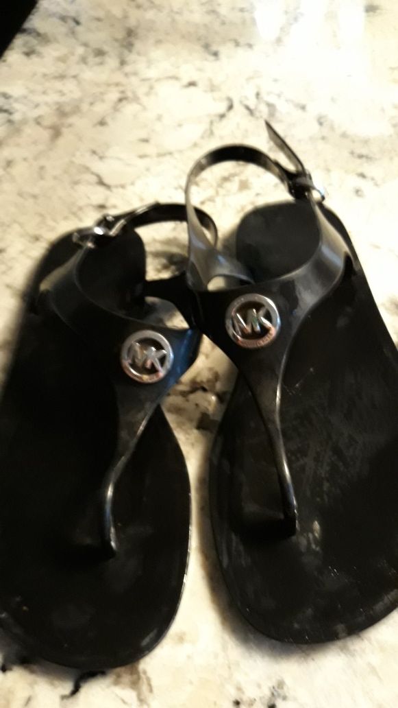 Size 9 sandals Michael Kor