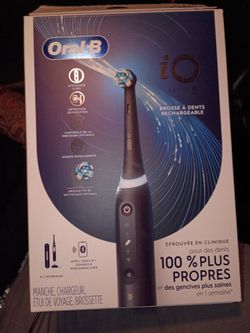 Oral B electric toothbrush