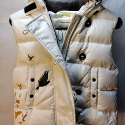 Gap Women's Size Medium Short Puffy Vest Peace and Love Dove Design.  Great awesome color combination and design limited edition Love Dove motif white
