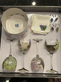 Wine Glass Hostess Set - New