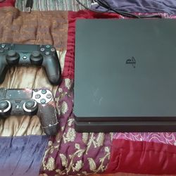 Ps4 (With 2 Controllers, 8 Games)