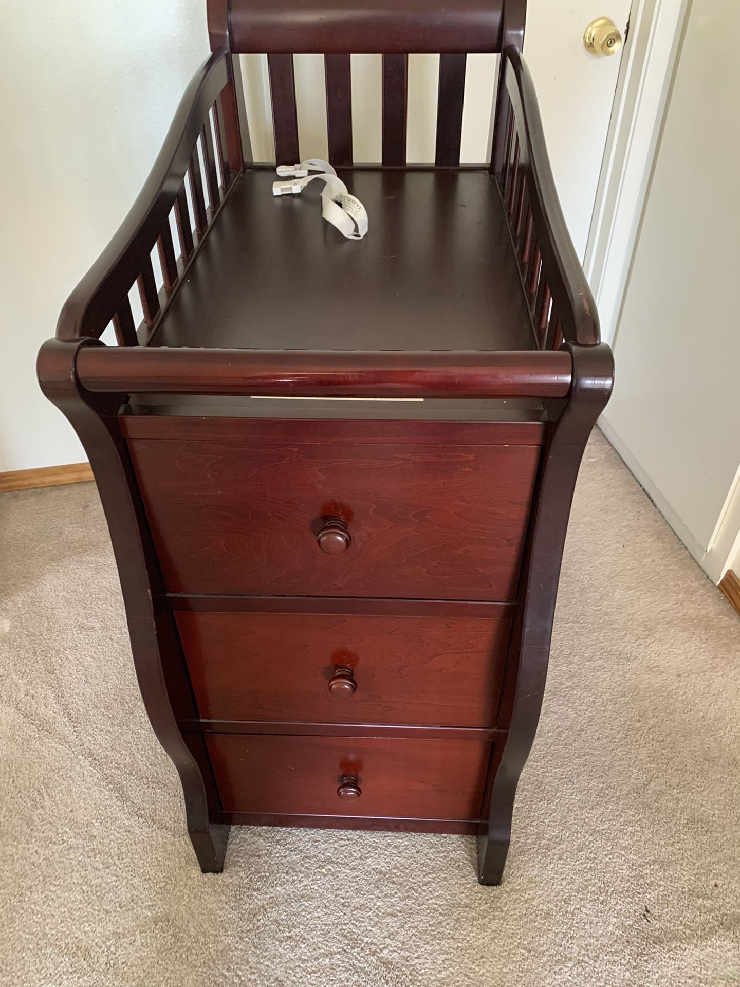 Baby bed /changing station with safety and storage