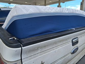 MEMORY FOAM QUEEN MATTRESS - Can Deliver