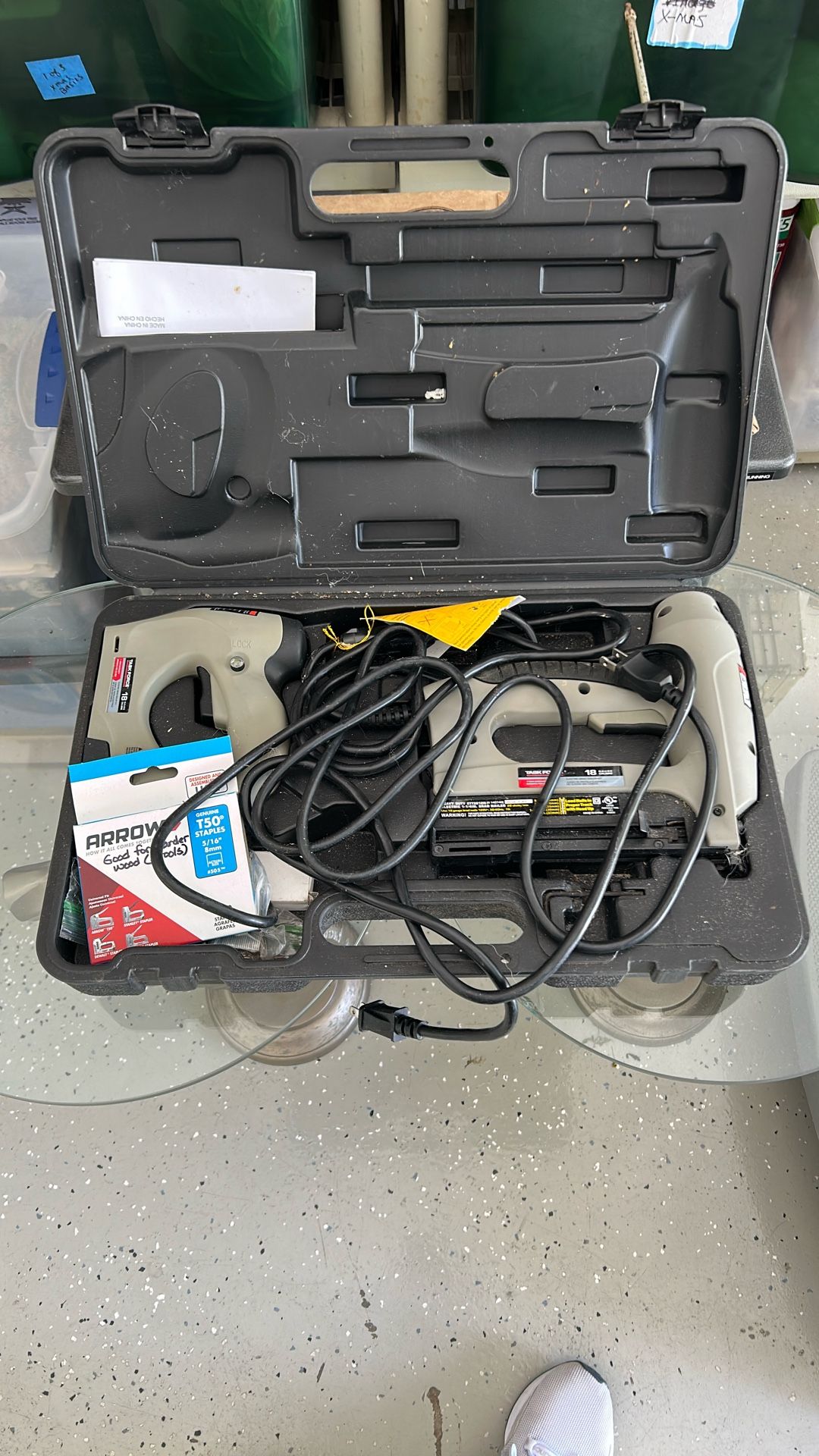 Electric, staple and nail gun