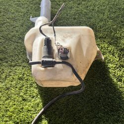 2012 Chrysler Town & Country Windshield Washer Fluid 