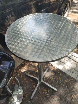 2 tables 2 stools