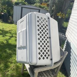 X-Large Dog Crate/Carrier. Branford