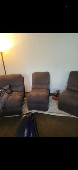 FREE RECLINER SOFA (separate for transport)