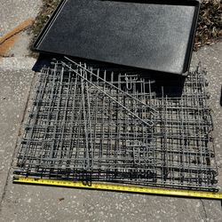 Small/ medium size dog cage. If posted it’s available. Only msg for pickup,see map for approx pic