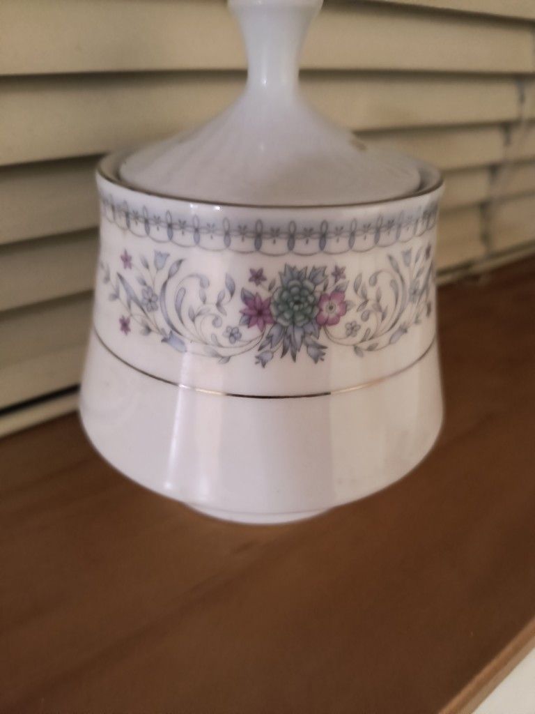 Mid-sized Vintage China Sugar Or Creamer Bowl
